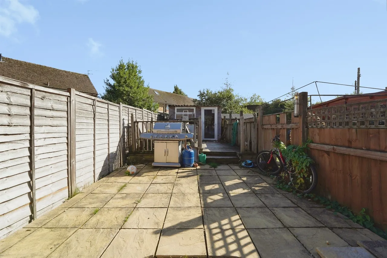 Embry Close, Calne, photo 12