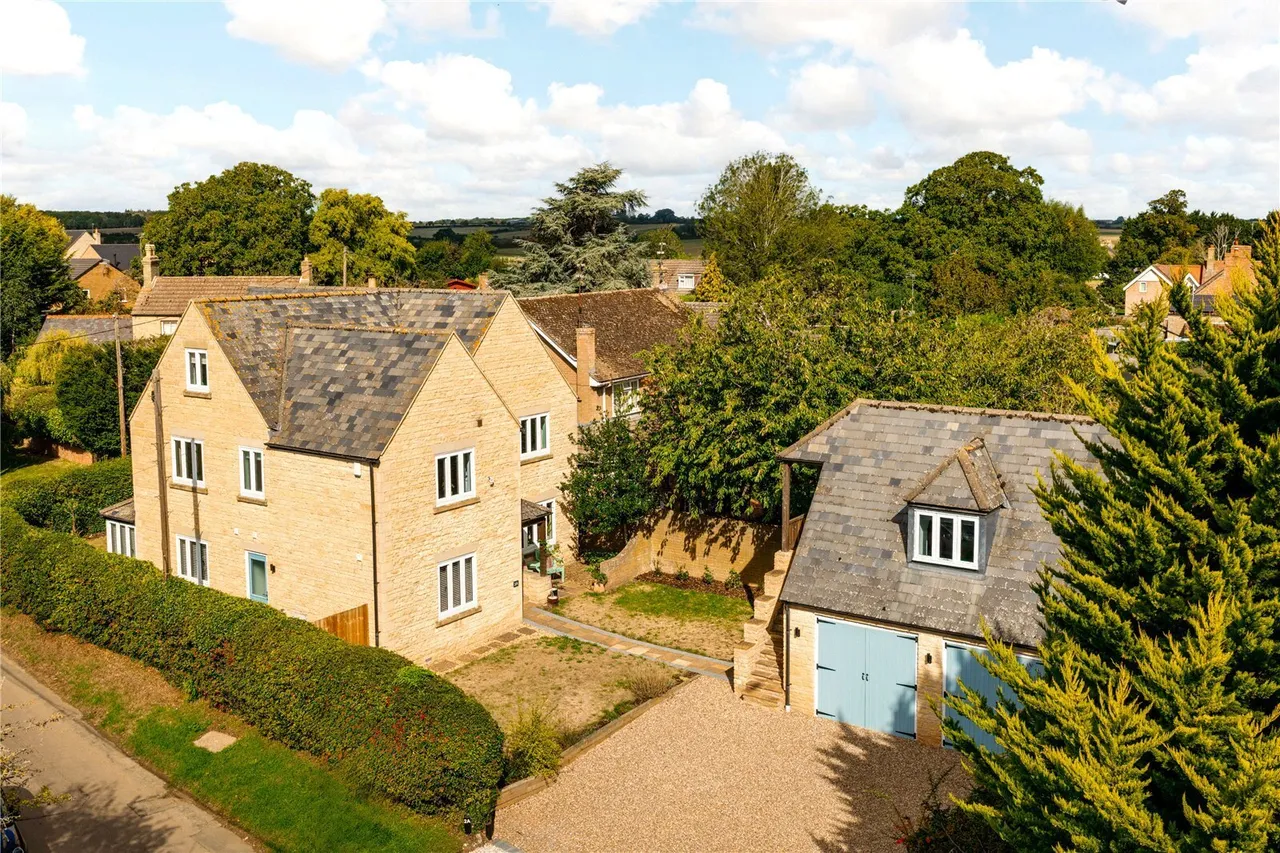 Cross Lane, Aldwincle, NN14, photo 16