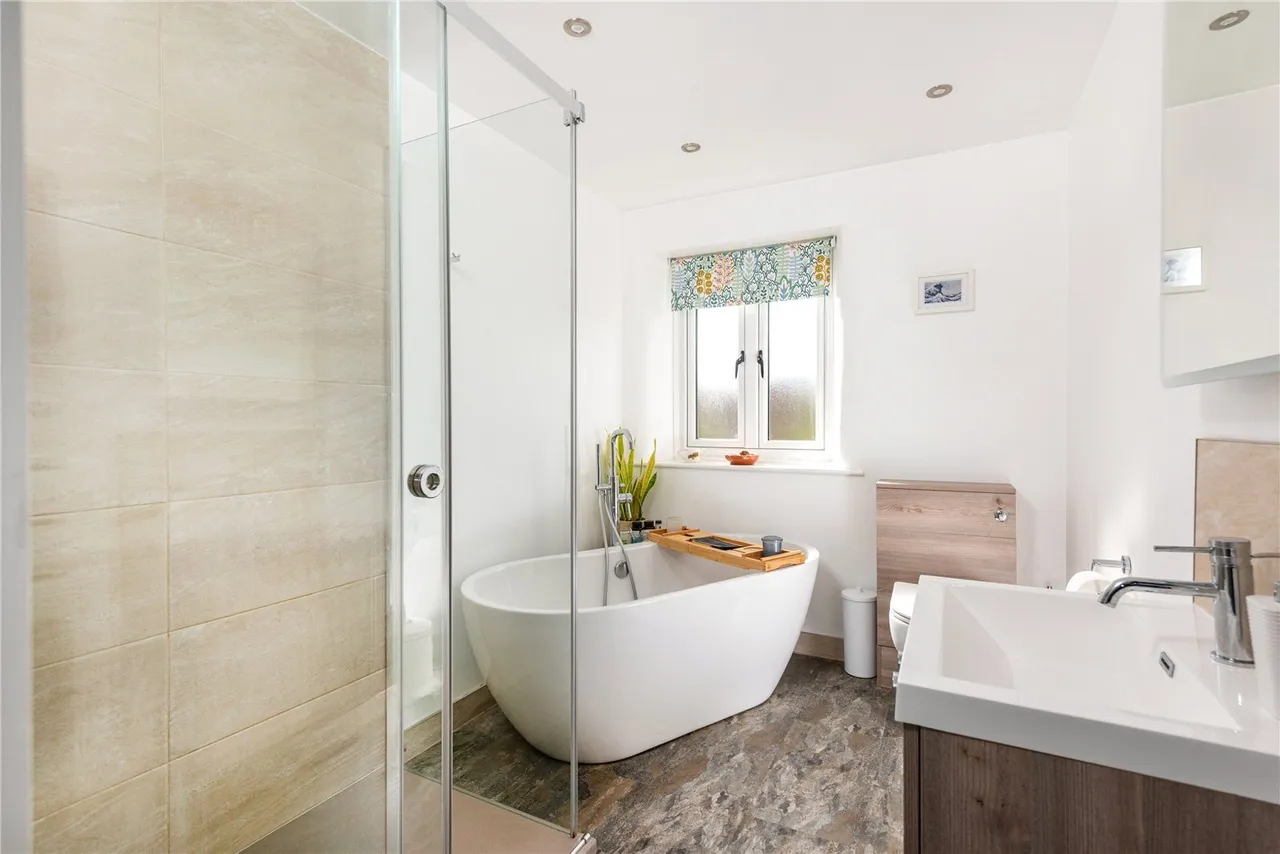 Cross Lane, Aldwincle, NN14, photo 10