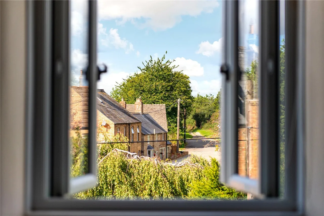Cross Lane, Aldwincle, NN14, photo 6