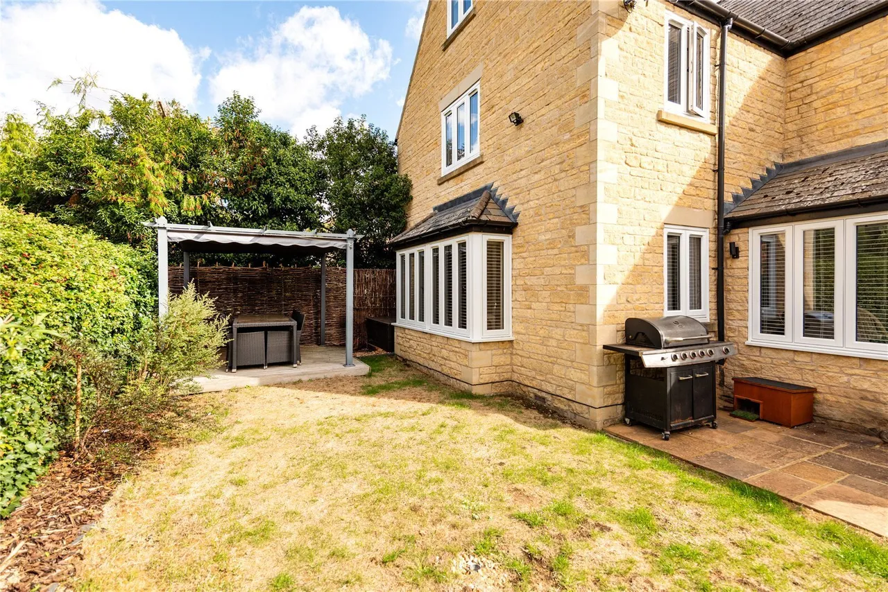 Cross Lane, Aldwincle, NN14, photo 14