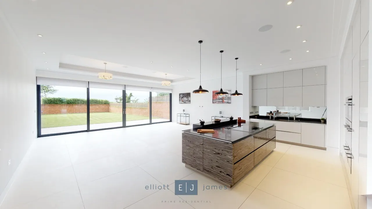 Carroll Hill, Loughton, IG10, photo 4