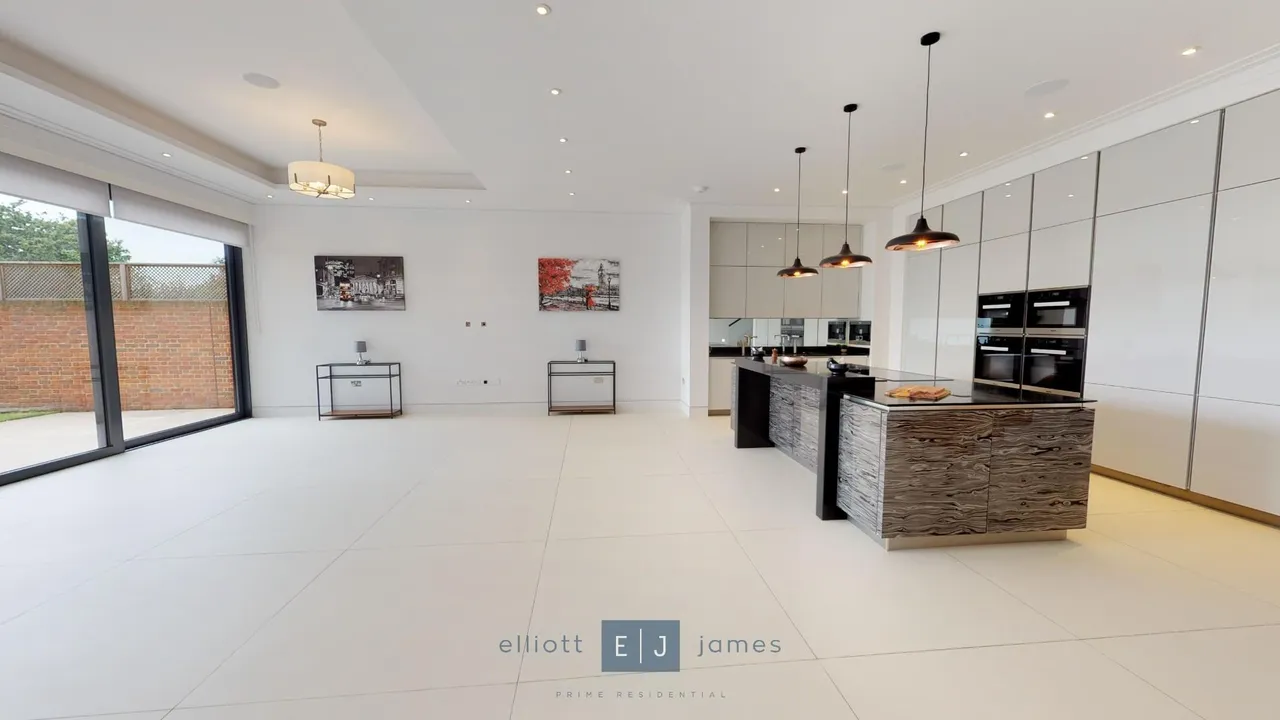 Carroll Hill, Loughton, IG10, photo 7