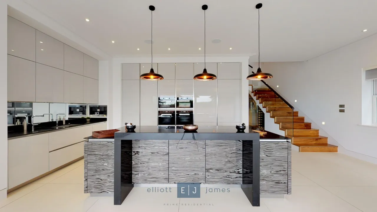 Carroll Hill, Loughton, IG10, photo 2