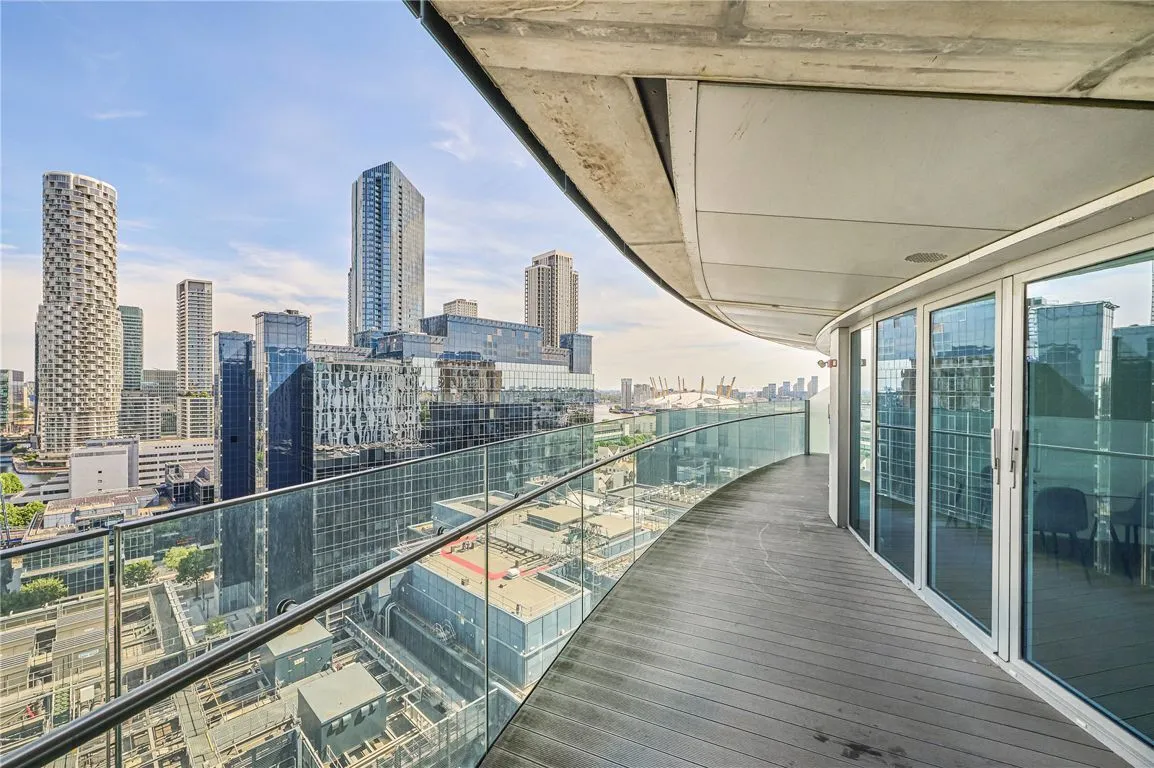 Crossharbour Plaza, Canary Wharf, photo 12