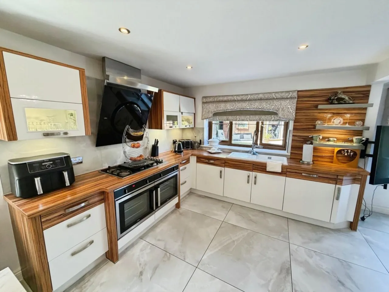 Church Lane, Great Sutton, CH66, photo 17