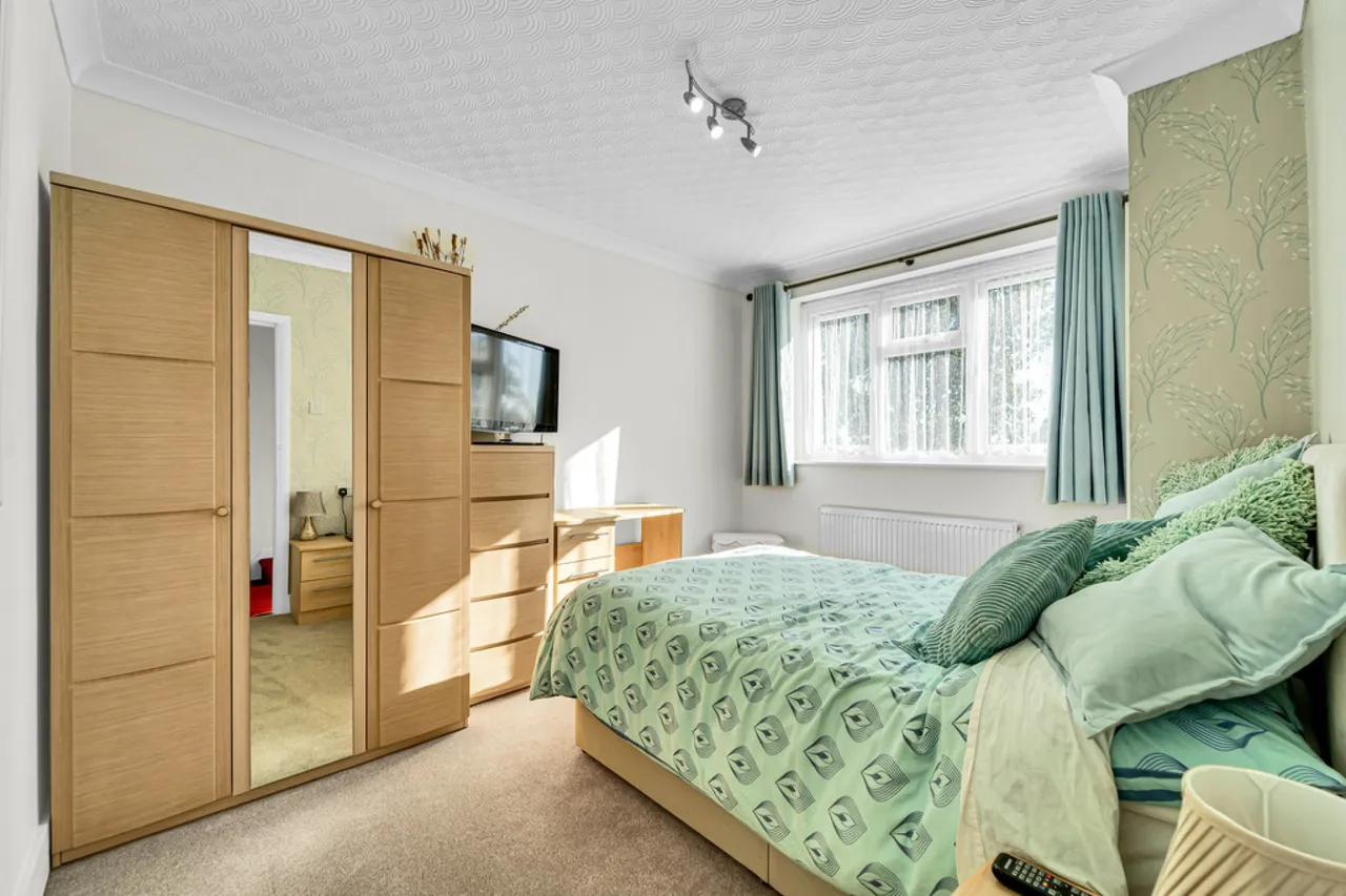 St Margarets Avenue, Ashford, photo 8