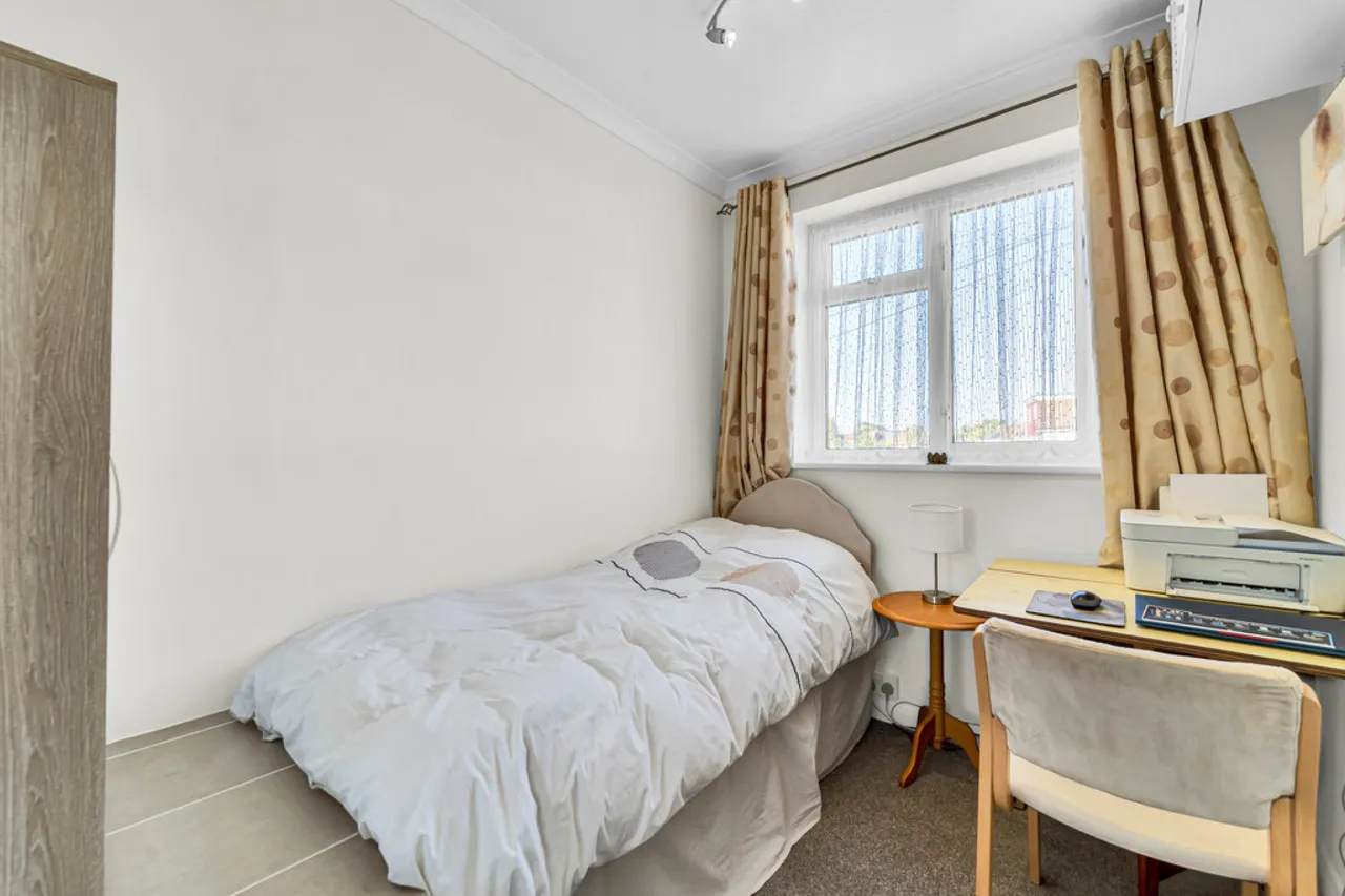 St Margarets Avenue, Ashford, photo 11