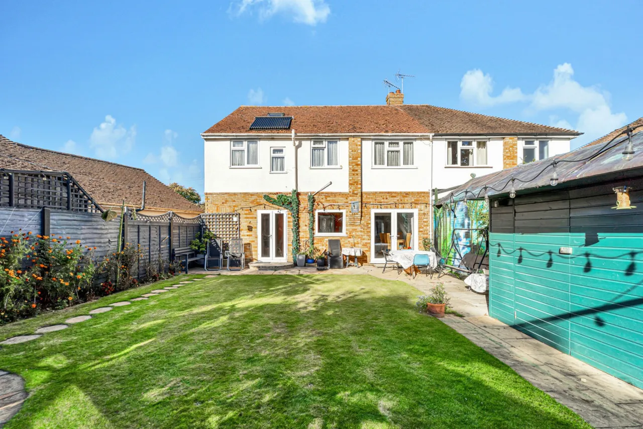 4 bed house for sale, St Margarets Avenue, Ashford