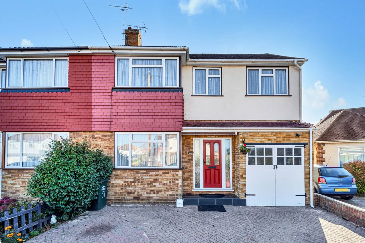 St Margarets Avenue, Ashford, photo 2