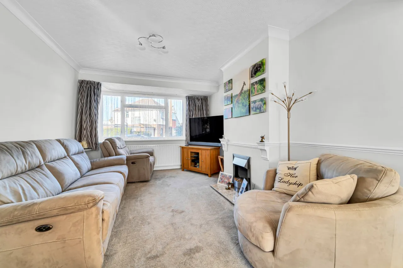 St Margarets Avenue, Ashford, photo 17