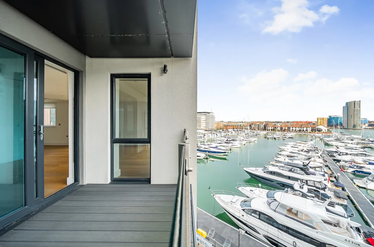 Maritime Walk, Ocean Village, SO14, photo 4