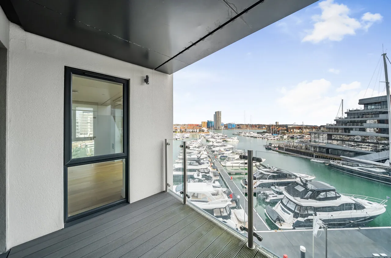 Maritime Walk, Ocean Village, SO14, photo 7
