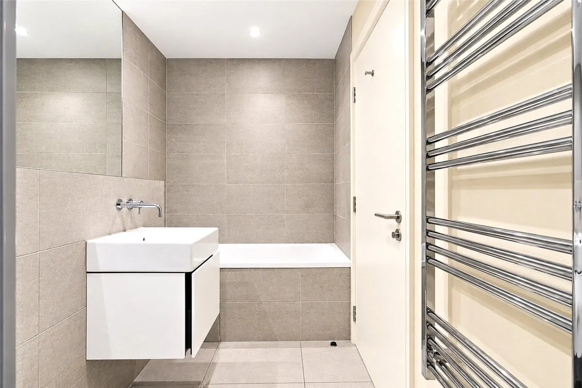 Broomhouse Lane, London, SW6, photo 8