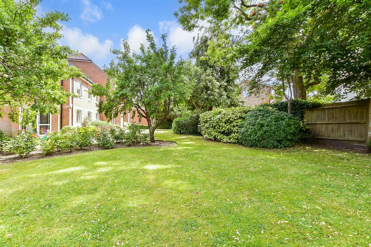 Waterloo Road, Tonbridge, TN9, photo 16