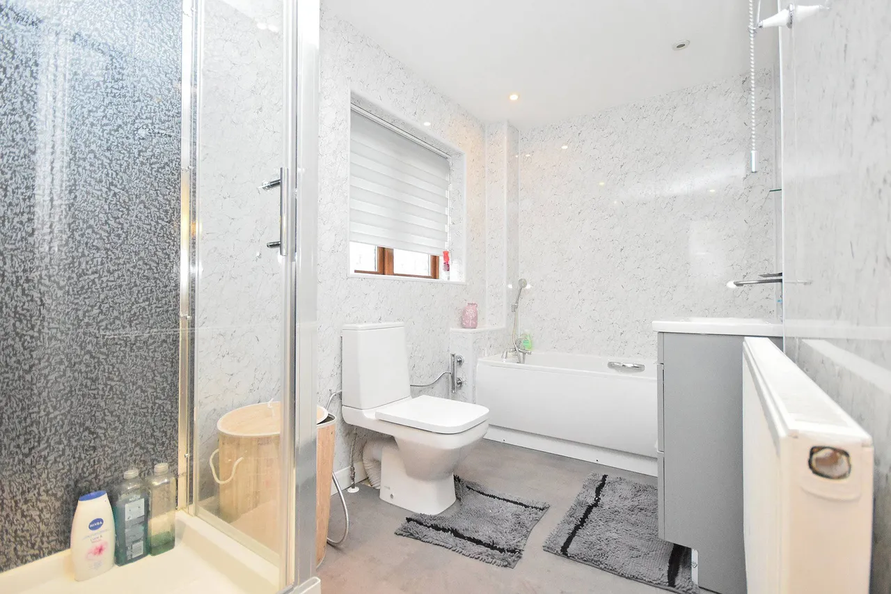 Oakworth Avenue, Broughton, Milton Keynes, Buckinghamshire, MK10 9NU, photo 18
