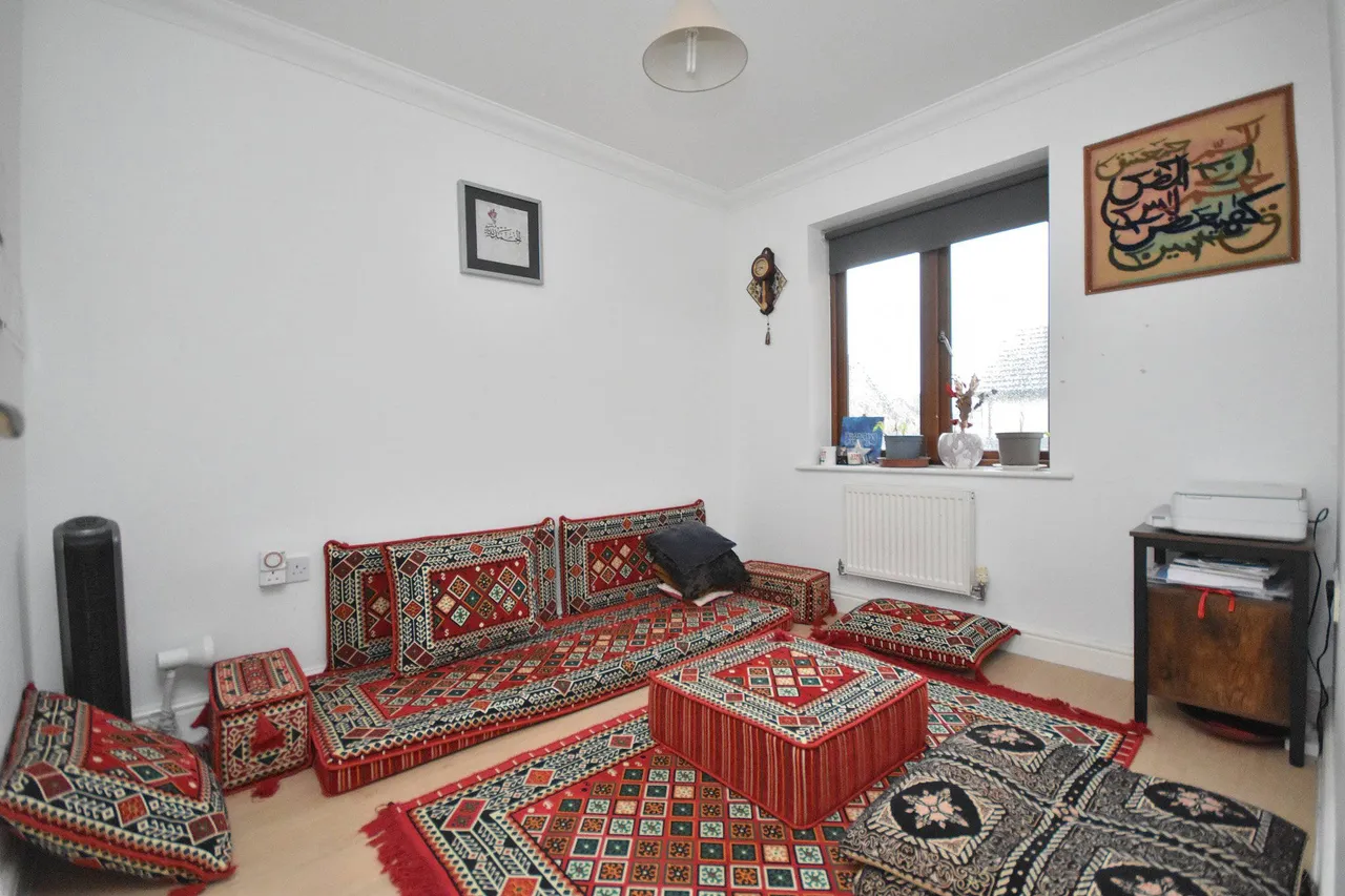 Oakworth Avenue, Broughton, Milton Keynes, Buckinghamshire, MK10 9NU, photo 17