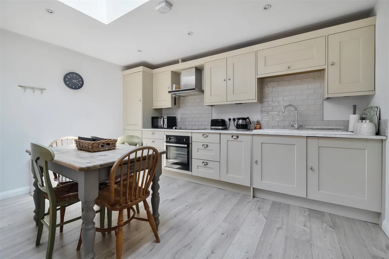 Little Abshot Road, Abshot, Warsash, photo 3