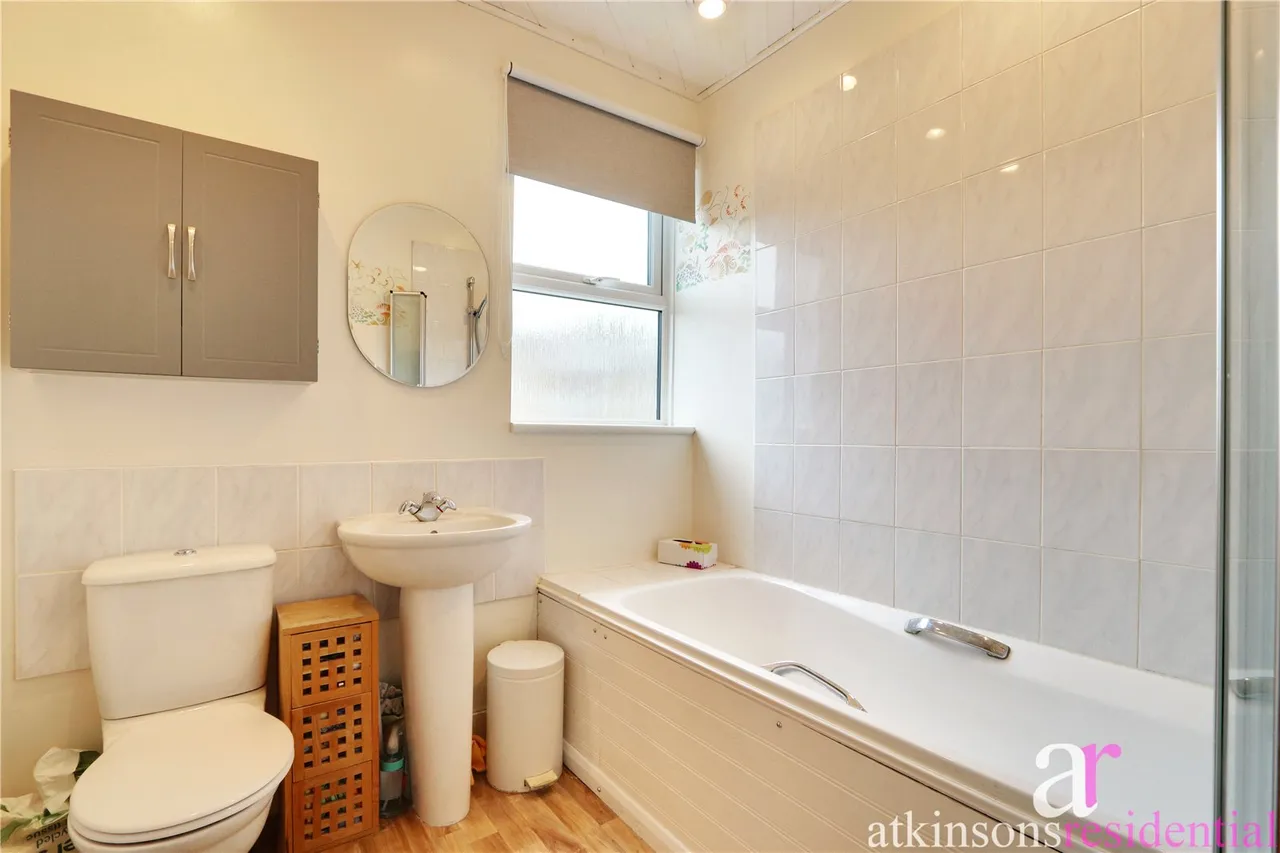 Manor Road, Enfield, Middlesex, EN2 0AR, photo 17