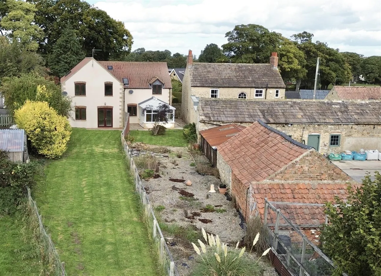 Greenfields, Thornton Watlass, photo 7