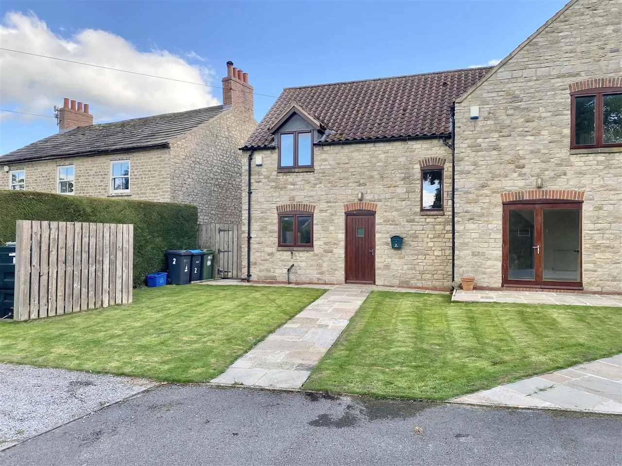 2 bed house for sale, Greenfields, Thornton Watlass