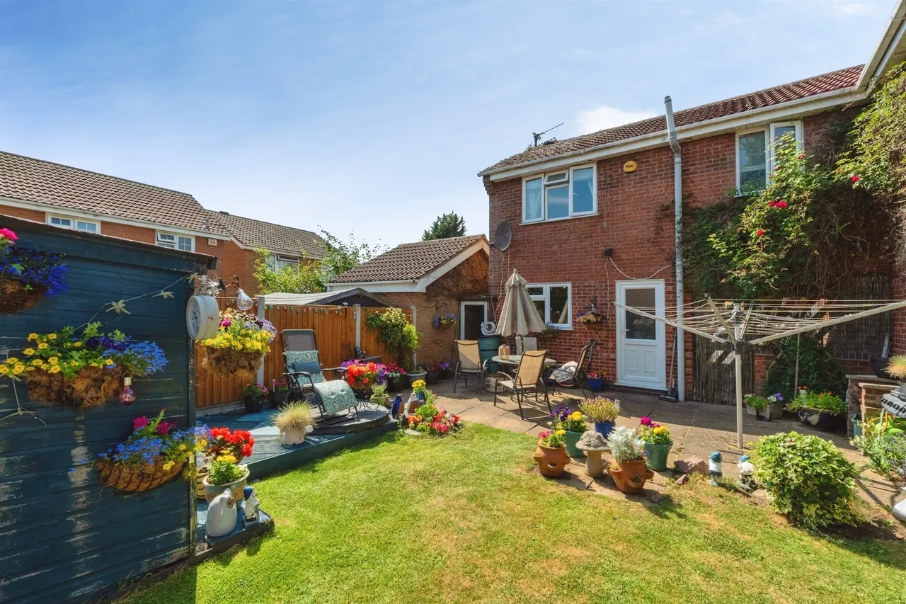 Yarrow Close, Hamilton, LEICESTER, photo 11