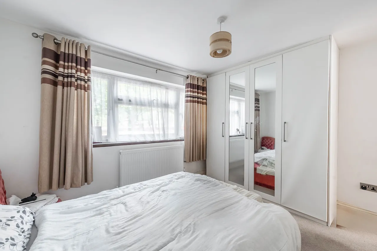 193 Daneglen Court, London Road, Stanmore, photo 7