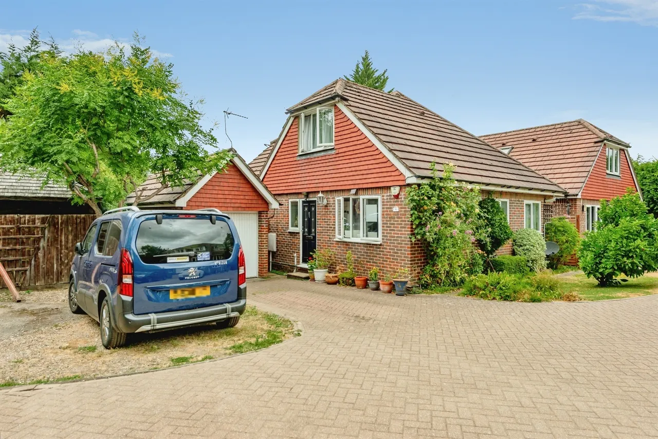 Tinsley Close, Crawley, RH10, photo 18