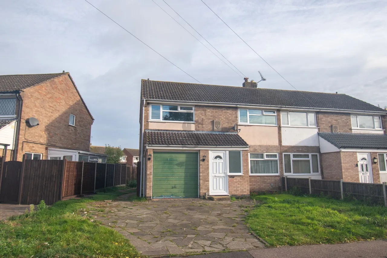 3 bed house for sale, Briar Meads, Oadby, LE2
