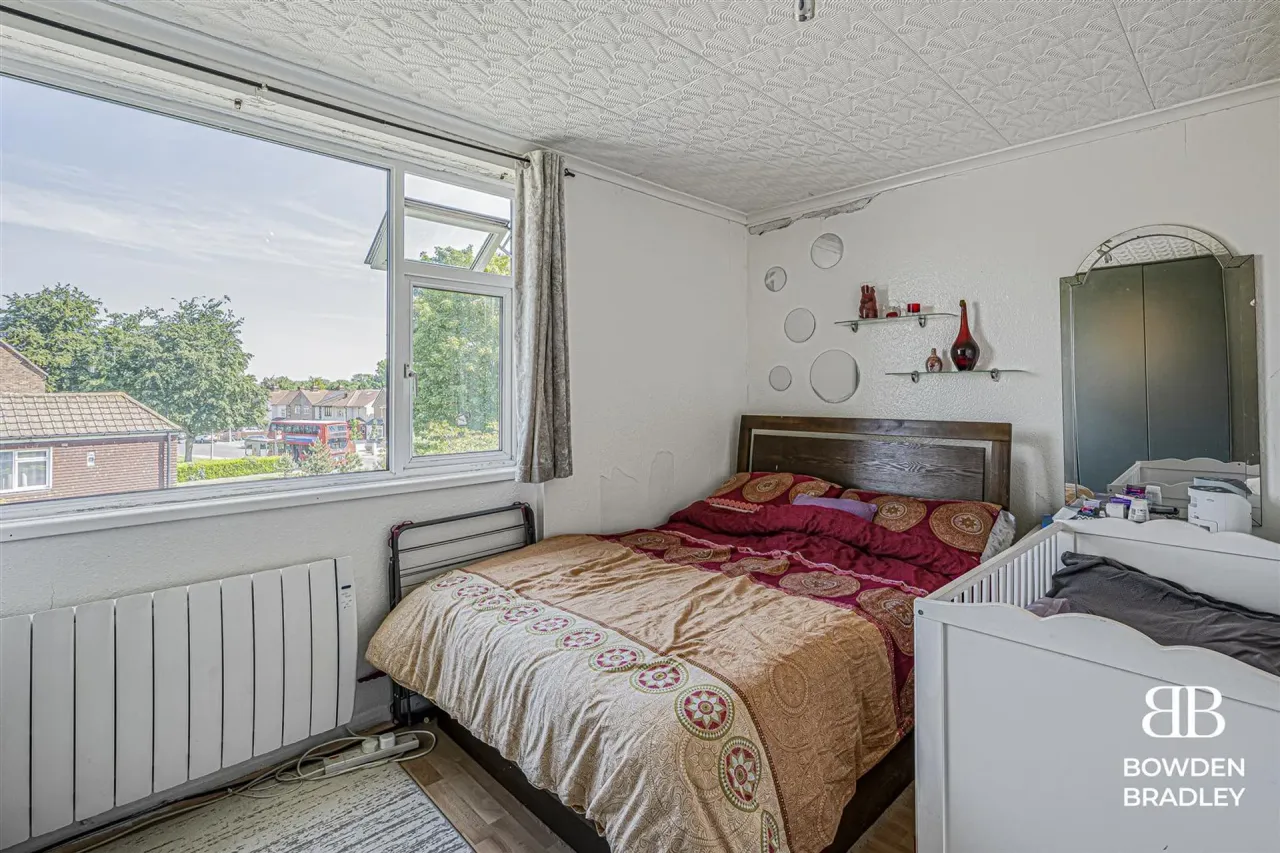 Ashurst Drive, Barkingside, IG6, photo 8