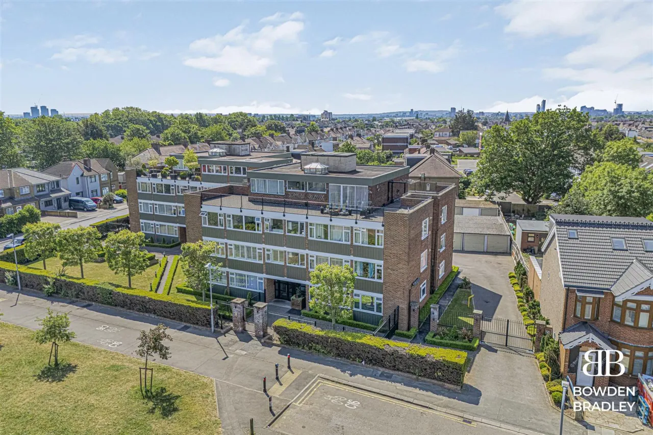 Ashurst Drive, Barkingside, IG6, photo 10