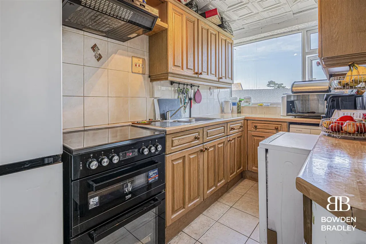 Ashurst Drive, Barkingside, IG6, photo 5