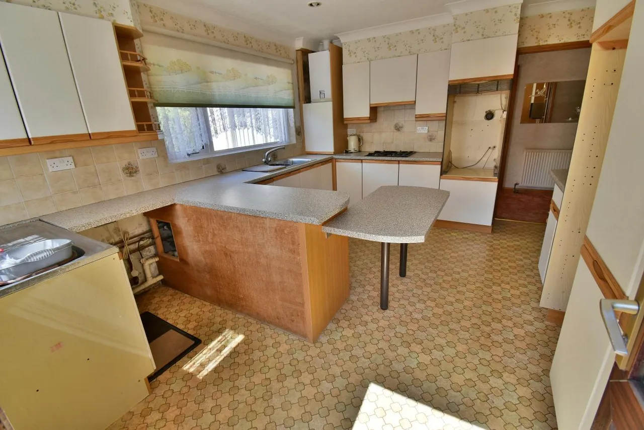 Birch Avenue, BH22, photo 6