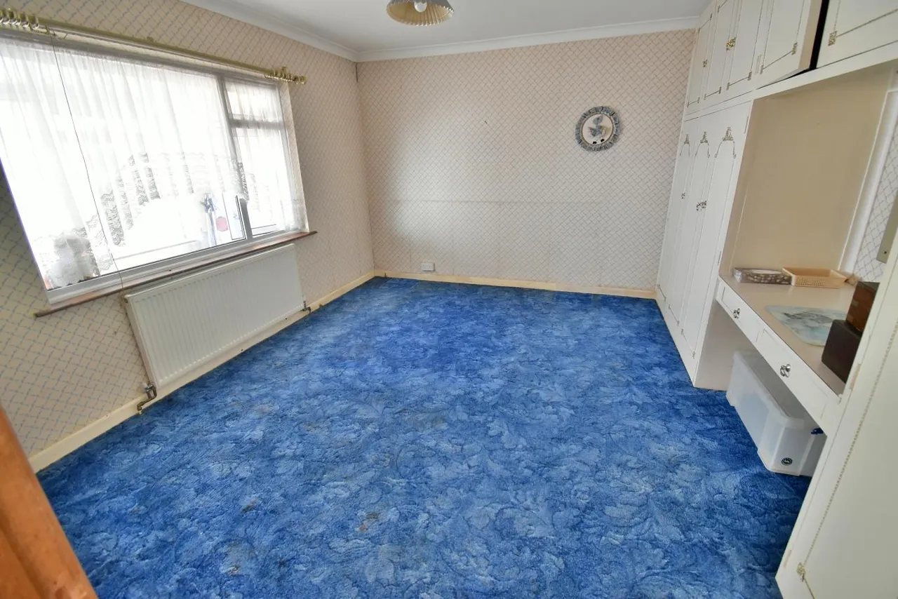 Birch Avenue, BH22, photo 11