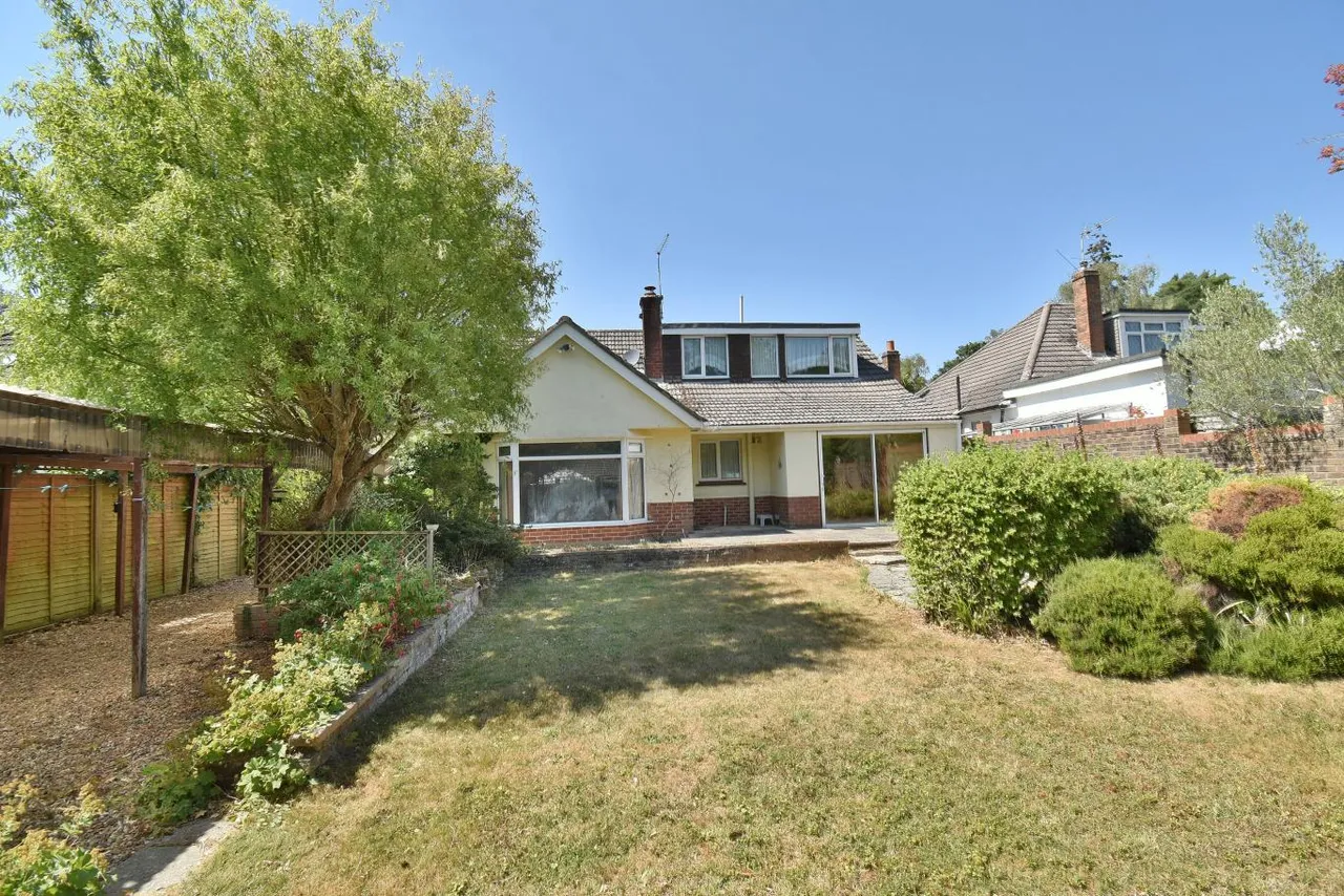 Birch Avenue, BH22, photo 2