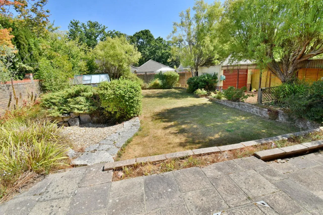 Birch Avenue, BH22, photo 3