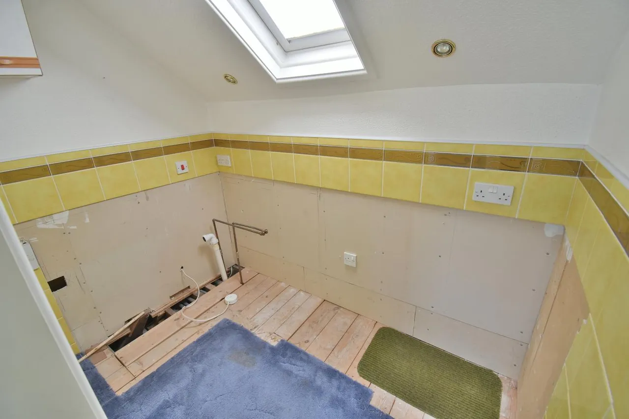 Birch Avenue, BH22, photo 16