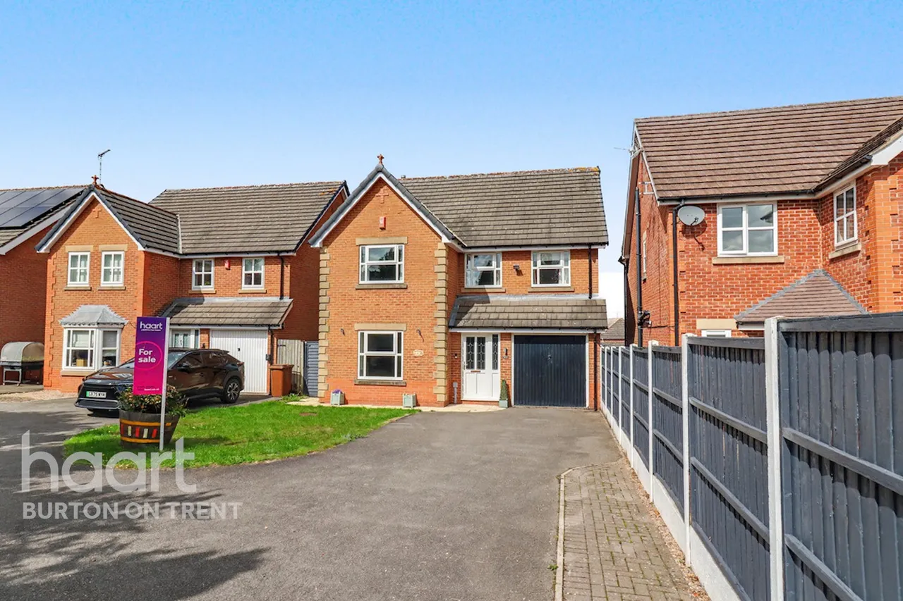4 bed house for sale, Sharpswood Manor, Swadlincote, DE11