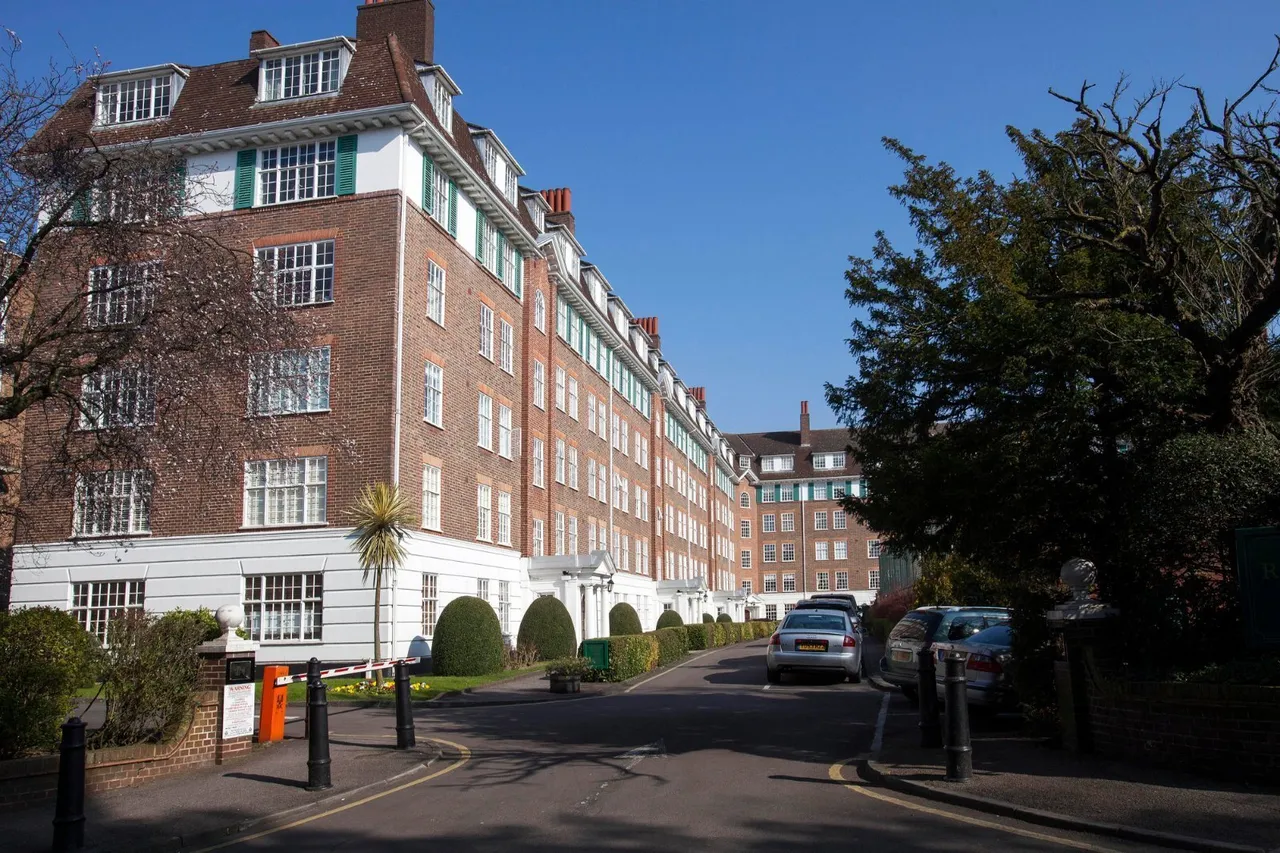 3 bed flat for sale, Richmond Hill Court, Richmond, TW10