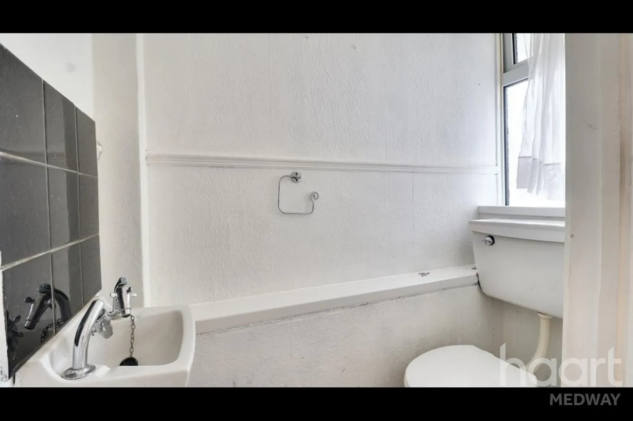 Stour Close, Strood, ME2, photo 5