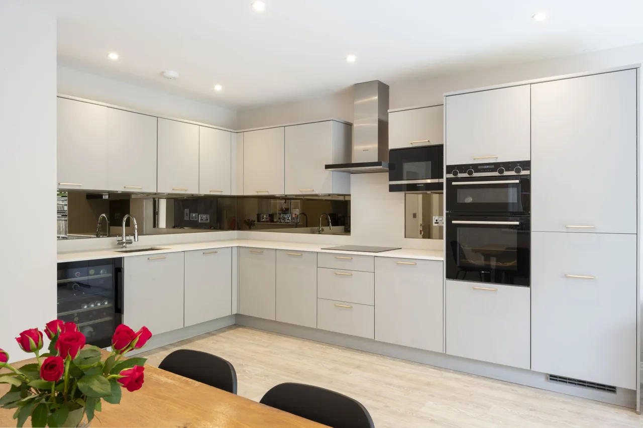 Woodleaf Gardens, Esher, KT10, photo 7
