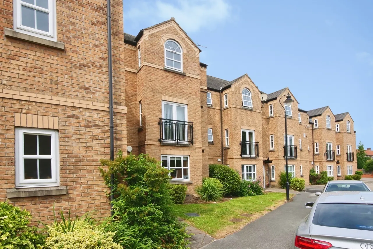 2 bed flat for sale — Lawrence Street, York, North Yorkshire, YO10