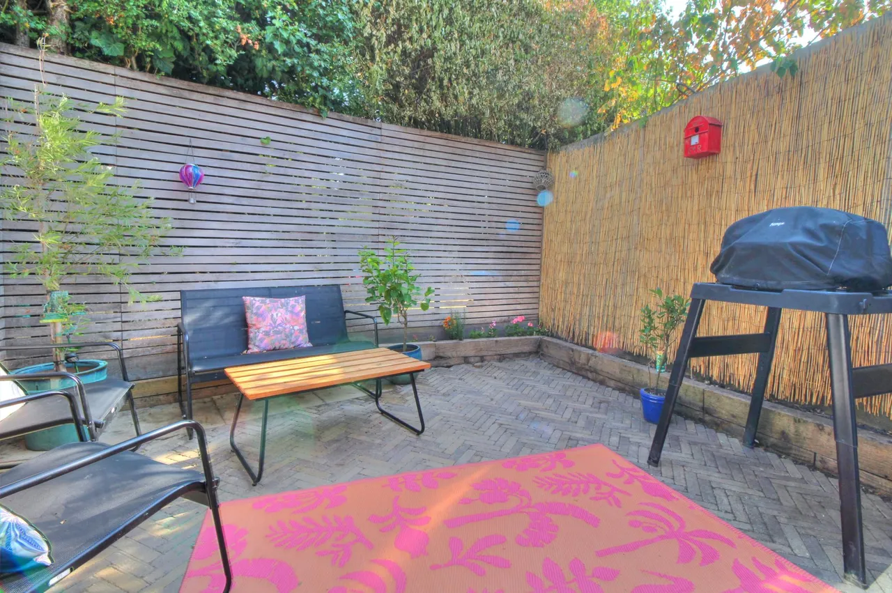 Bailes Lane, Guildford, GU3, photo 19