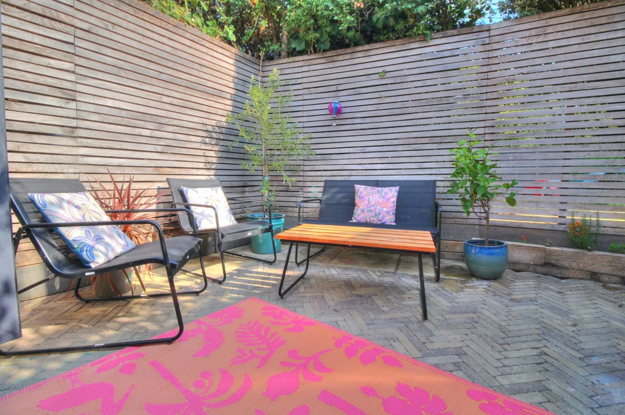 Bailes Lane, Guildford, GU3, photo 18