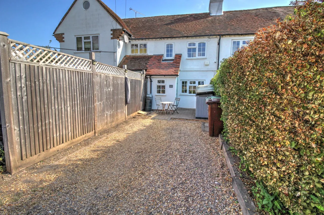 Bailes Lane, Guildford, GU3, photo 28