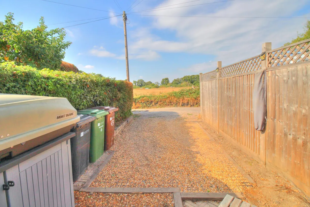 Bailes Lane, Guildford, GU3, photo 22