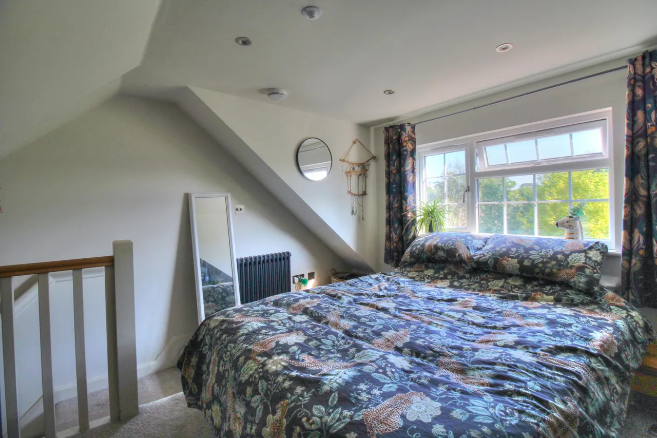 Bailes Lane, Guildford, GU3, photo 13