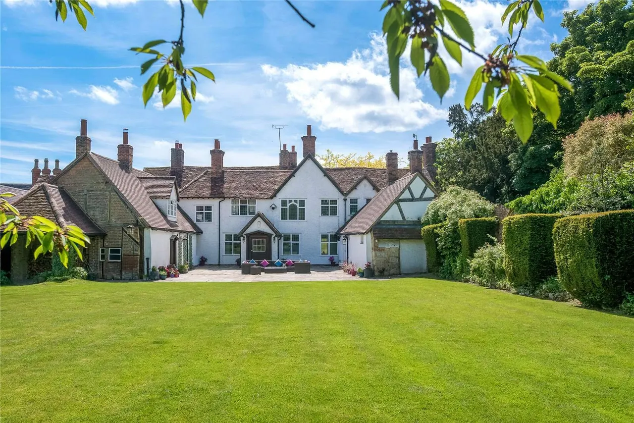 Oving Road, Whitchurch, Aylesbury, Buckinghamshire, HP22 4JF, photo 2