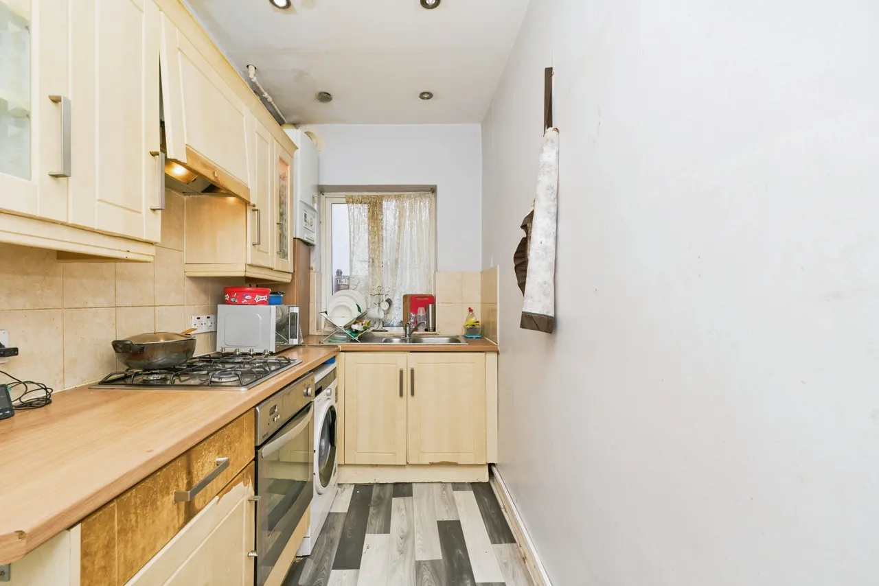 Ruislip Road East, Greenford, UB6, photo 6