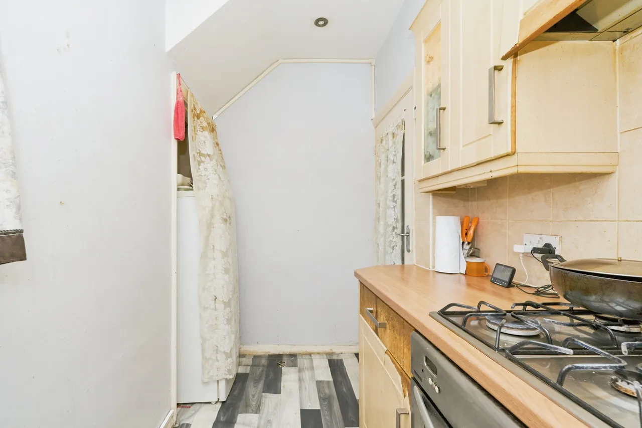Ruislip Road East, Greenford, UB6, photo 7